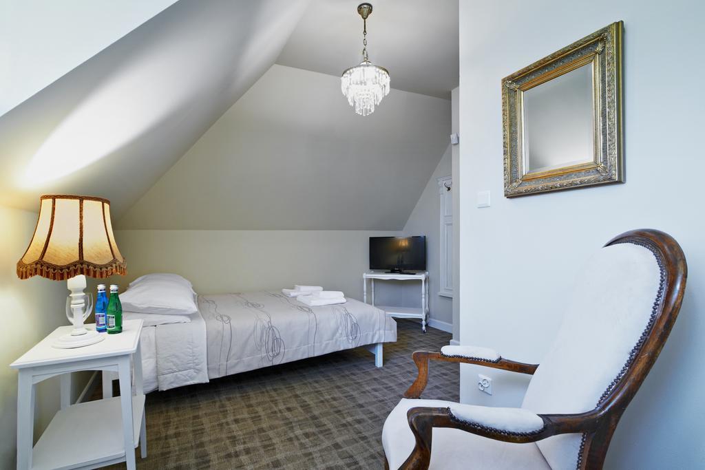 Dwor Osmolice Bed & Breakfast Bialki Dolne Dış mekan fotoğraf