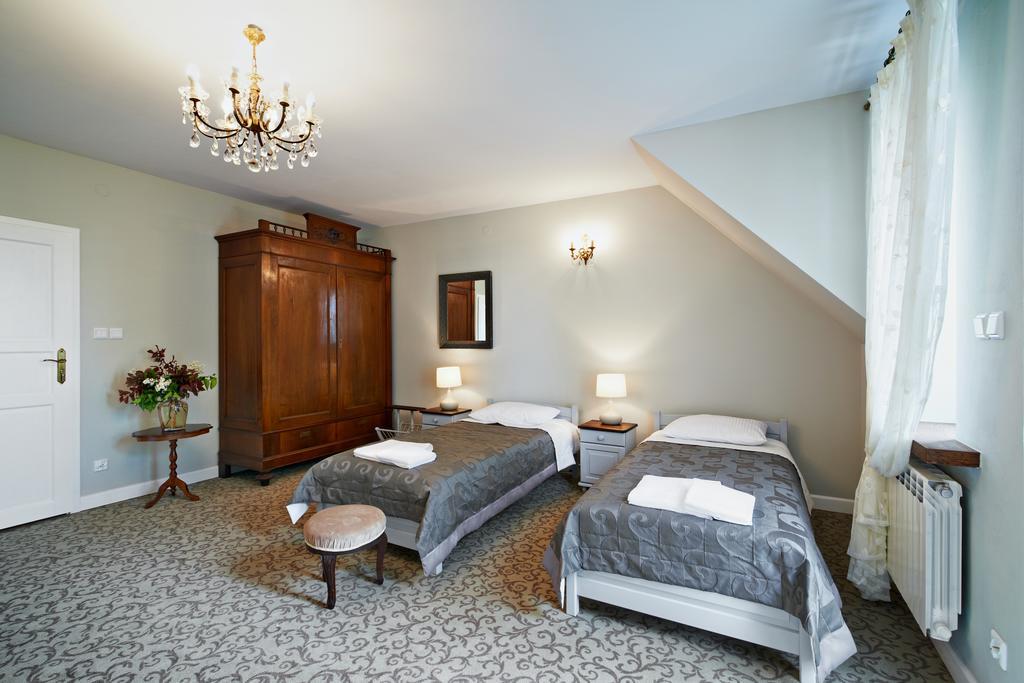 Dwor Osmolice Bed & Breakfast Bialki Dolne Dış mekan fotoğraf
