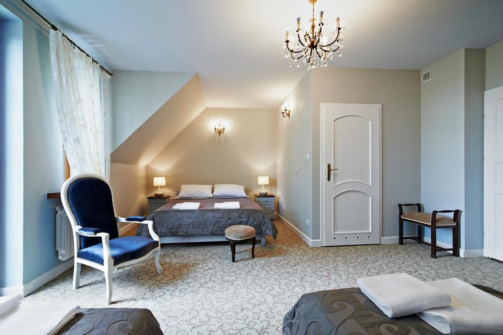 Dwor Osmolice Bed & Breakfast Bialki Dolne Dış mekan fotoğraf