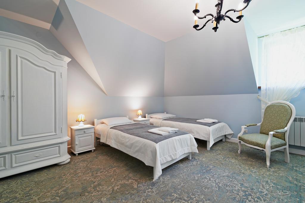 Dwor Osmolice Bed & Breakfast Bialki Dolne Dış mekan fotoğraf