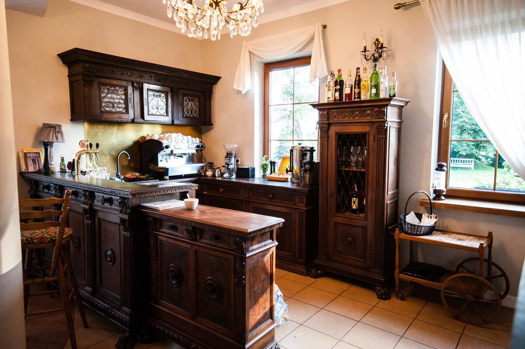 Dwor Osmolice Bed & Breakfast Bialki Dolne Dış mekan fotoğraf