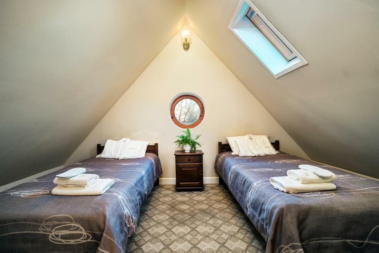 Dwor Osmolice Bed & Breakfast Bialki Dolne Dış mekan fotoğraf